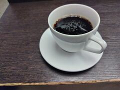 でもってラウンジで一休み。広島移動はレンタカーの予定なんでコーヒーのみ