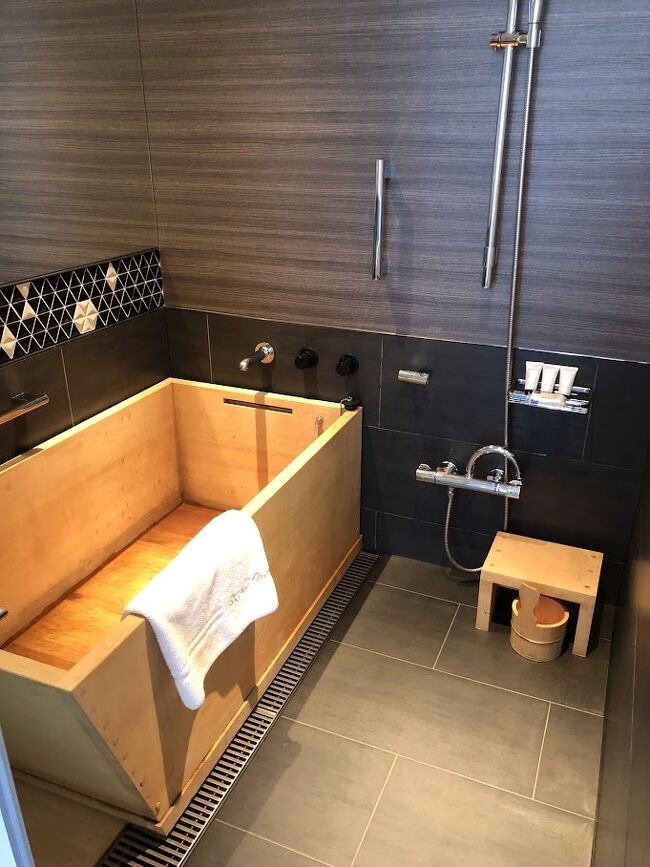 そして楽しみにしていた檜風呂です。<br /><br />