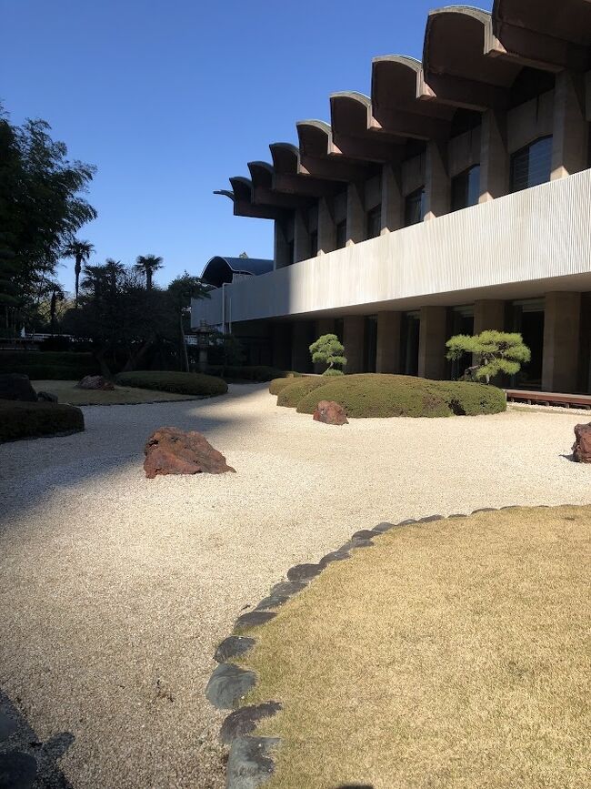 食後にお庭をお散歩。