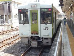 八高線に乗り換えます
高麗川駅まで非電化
ディーゼル
汽笛を鳴らしながら走行してた。