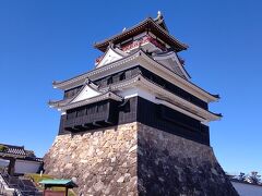 清州城です。まわりに高いビルがなく素敵でした。