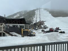 ５月中旬でもすごい雪が残ってます