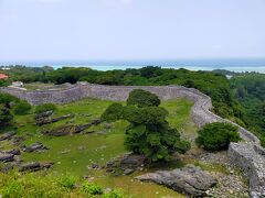 城郭の囲い方がヨーロッパ思わせますよね。遠くの海も見渡せて、ほんと感動。