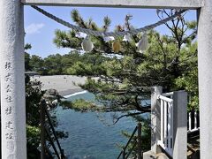 　　　　　　　岬の上には小さいけど神社が！