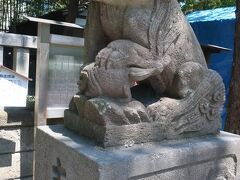 境内地がなだらかな岡で亀の背中のようであったというところから、また鎌倉の「鶴岡八幡宮」に対し「亀岡八幡宮」と名付けられた神社らしい。