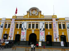 ここは昔の鉄道駅で現在は美術館のようです