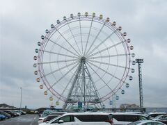 13:10　淡路サービスエリア（兵庫県淡路市岩屋）

下りには大観覧車があります。
また、連絡路で上りのSAへ行って、そこから「淡路ハイウェイオアシス」にも行けます。