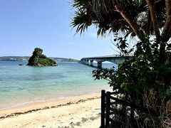 古宇利島見えてきました
橋の手前のパーキングでちょこっと一息