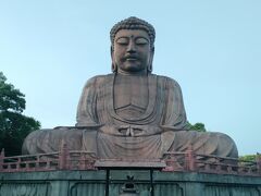 東海市のシンボルで奈良や鎌倉の大仏よりも大きい大仏。公園内には池もあって広い公園内にあり。
泊まっているルートイングランティア東海の目の前にも大きな「大池公園」がある。