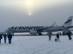 ヘルシンキから1時間半、イヴァロ空港に到着。
寒い！！