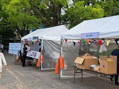 後楽園前では屋台もやってました