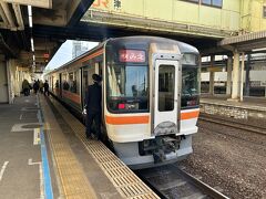 津駅に到着しました。

ここで、伊勢鉄道線は完乗しました。