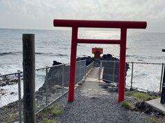 海岸沿いを走り続けます

お参りしていこう（^^)
