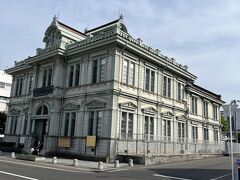 昔の青森銀行　1897年に設立された国立銀行だそう
今は博物館となって、当時の面影を残している
お洒落なバーに活用されるといいけど、国の需要文化財なのでそうもいかないのでしょうか
https://aomori-tourism.com/spot/detail_22.html