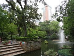 九龍公園。新旧入り乱れた高層建築が立ち並ぶ九龍地区の癒やしスポット。