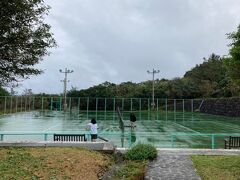 昼食の後、小雨になってきたので張り切ってモップがけ