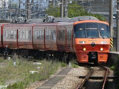 ハウステンボス19号+みどり19号がやってきました。

鳥栖駅　10:58発　JQカードにて￥2130