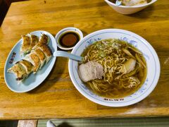 高山着はちょうどお昼時だったので、駅近のラーメン屋さんへ。
GWなので人気店を避けたら、すぐに入れてラッキー。
個人的な美味しい３大醤油ラーメンである「高山ラーメン」を堪能。
他は「佐野ラーメン」「喜多方ラーメン」