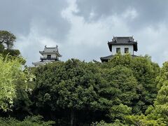 急いで浜松を後にして、次に掛川にある掛川城に行きました。ここはドラクエウォークのお土産はありませんが、おでかけキャンペーンの100名城である掛川城のスタンプ目的です。
駅から少し歩くし、時間もなく、中には入らず、スタンプ取得して次に行きます