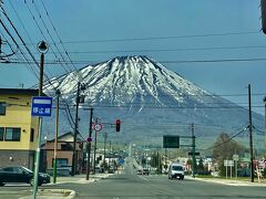 真狩村に入ってくると、どんどん羊蹄山が大きくなってくる。