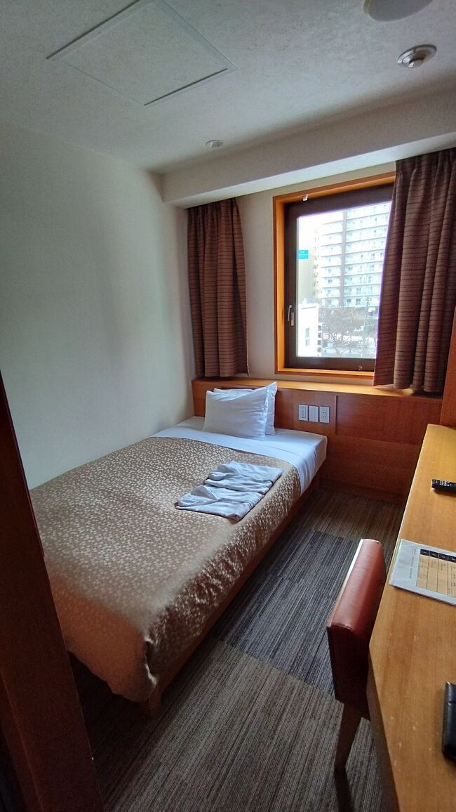 客室は狭いです