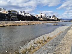 朝の鴨川散策は清らかで心地よかったです