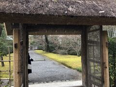 当日券の受付は8:40からとなっていた。
休日なので待ち行列を予想していたが、実際に行ってみると先頭から2人目で拍子抜けした。
