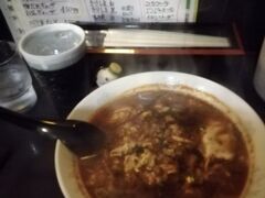 宿に戻る途中で、宮崎名物の一つである辛麺を食べました。
5辛を注文しましたが、結構な辛さでした。
