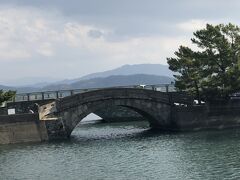 和歌の浦で一番有名な建造物・不老橋です。