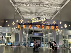 そしてやって来ました～！！
ラスベガス～♪
ワクワクがとまらない！！

ちなみに、数年前マッカラン空港が「ハリー・リード国際空港」になりましたが、マッカランのままの所結構多かったです。