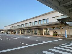 ５月２日。
GWの旅はここ小松空港から始まり。
夕方以降のフライトです。