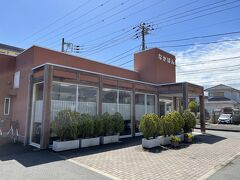 館山にある中村屋さんの支店　ちょっとした食事ができます。こちらのピーナッツバタークリームが大好きです