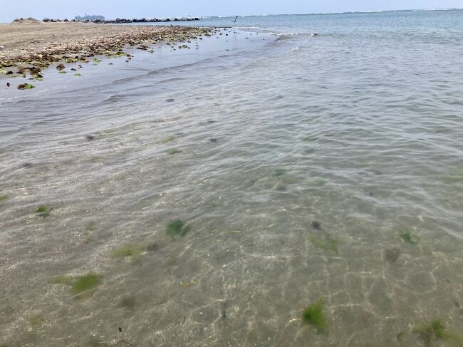 その後１０分ほどでスタッフが部屋に到着。１０分かからず無事に修理が終わるも、今度は水浸しになった床を掃除するスタッフが来ない。<br />再びコンシェルジュに至急部屋に清掃を入れるように依頼して、ラウンジで夕食を取っている間に終わらせてもらいました。