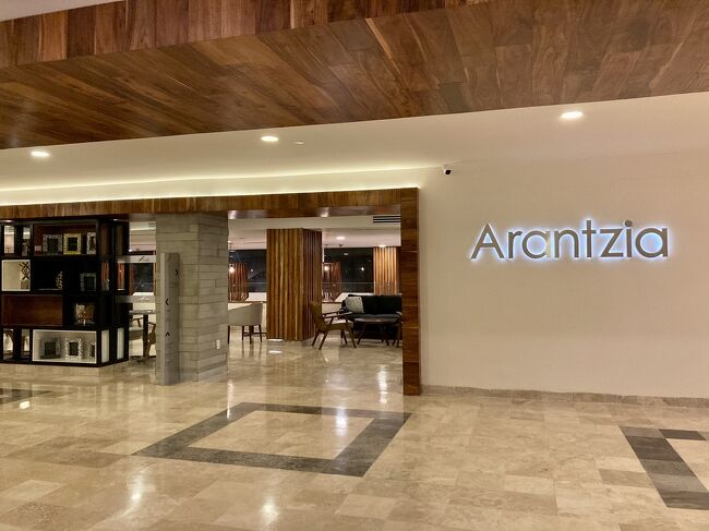 Arantzia というオールデイダイニング。<br />ここの朝食ブッフェは美味しいと地元の人にも人気なのだそうです。<br />大人 410ペソ、子供 205ペソ。