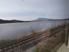 途中の「大沼国定公園」小沼と、活火山の駒ヶ岳です☆

景色がいい場所で、車掌からの観光案内もある場所です。