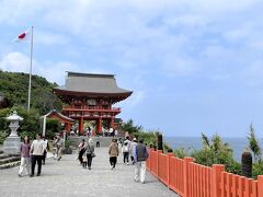 今回の南九州旅行で一番楽しみにしていた「鵜戸神宮」にご参拝です。天候も急回復です。