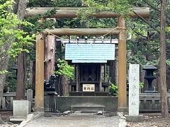 　穂多木神社
　北海道拓殖銀行に永年勤務功労のあった物故役職員の御霊をお祀りするために建立されました。