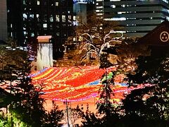 益善洞から徒歩10分でホテルへ。部屋から見える曹渓寺。韓国の仏教の最大宗派である大総本山。