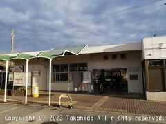 相野駅

十三から阪急宝塚線で宝塚へ(車両は控え忘れ)。
福知山線に乗り換えて(車両は223系MA18編成のクハ222-6121)相野駅に戻ってきました。


十三駅：https://www.hankyu.co.jp/station/juso.html
宝塚線：https://ja.wikipedia.org/wiki/%E9%98%AA%E6%80%A5%E5%AE%9D%E5%A1%9A%E6%9C%AC%E7%B7%9A
宝塚駅：https://www.hankyu.co.jp/station/takarazuka.html
宝塚駅：https://www.jr-odekake.net/eki/top?id=0610306
福知山線：
相野駅：https://www.jr-odekake.net/eki/top?id=0630302
223系：https://ja.wikipedia.org/wiki/JR%E8%A5%BF%E6%97%A5%E6%9C%AC223%E7%B3%BB%E9%9B%BB%E8%BB%8A
MA18編成：https://raillab.jp/carset/8581
クハ222-6121：https://raillab.jp/car/34735