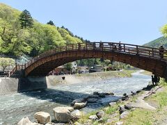 13:15 木曽の大橋
奈良井川にかかる総檜作りの太鼓橋。
橋脚を持たない木製の橋としては日本有数の大きさだそう。