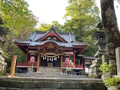 次にやってきたのはたまたま立ち寄った「山中諏訪神社」
縁結・子授・子宝・安産・子育の御利益があると全国でも有名な神社だそうです