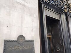 The Wolseley　て朝食。

アフタヌーンティーの候補だったけど朝食も有名らしく、web予約しておきました。