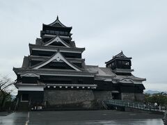 天守閣

天気が残念過ぎるが、やっぱり美しい
風格があるね