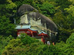 ２日目
山にへばりつくようにある神倉神社へ・・
１つ目の世界遺産です。