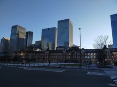 出発は東京駅。