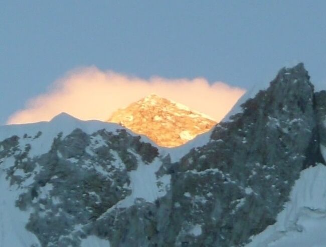 エベレスト街道で眺めたヒマラヤの山々と景観（3