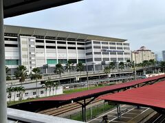 Hang Tuah駅からTBSバスターミナルのあるBandar Tasik Selatan駅まで12分

あの建物がバスターミナルです
