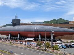 大和ミュージアムの向かいには、入場無料の「てつのくじら館」があります。
ここは、海上自衛隊呉資料館です。
大きな潜水艦が、目を惹きます。
