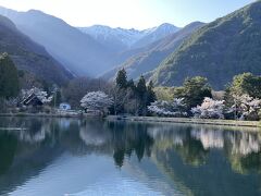 海外で見た。。例えばハルシュタット湖のような感じに見えませんか？　本当は湖ではなく池なんですけどね(^^;)

ここには、明朝もう一度来ようと思います。