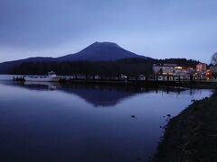 ホテルからの阿寒湖、雄阿寒岳の眺め